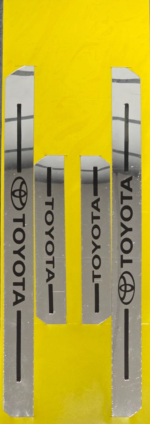 WhatsApp Image 2025-12-25 at 16.14.17 (3) Özel Kapı Eşik Yazısı Krom TOYOTA - Görsel 1