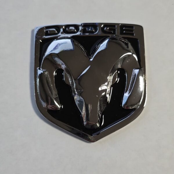 Dodge Döküm Arma Siyah 8x8,5cm