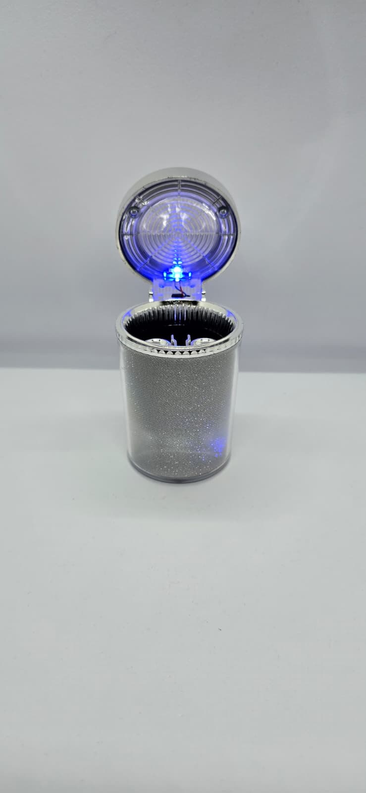 WhatsApp Image 2026-03-01 at 13.25.55 7 Renkli Işıklı Rgb Küllük Işıklı Pavyon Küllük - Görsel 1