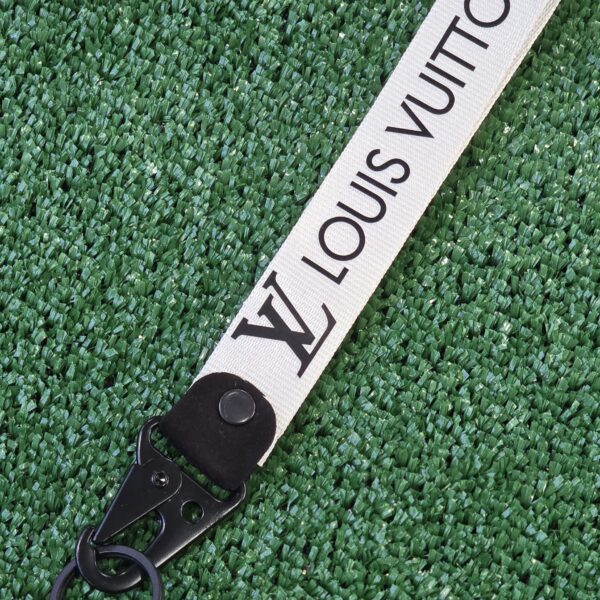 LV Desenli Bez Anahtarlık – Şık ve Dayanıklı Anahtar Aksesuarı