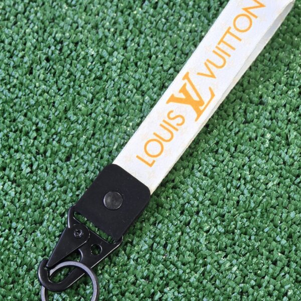 LV Desenli Bez Anahtarlık – Gold Detaylı Şık Anahtar Aksesuarı