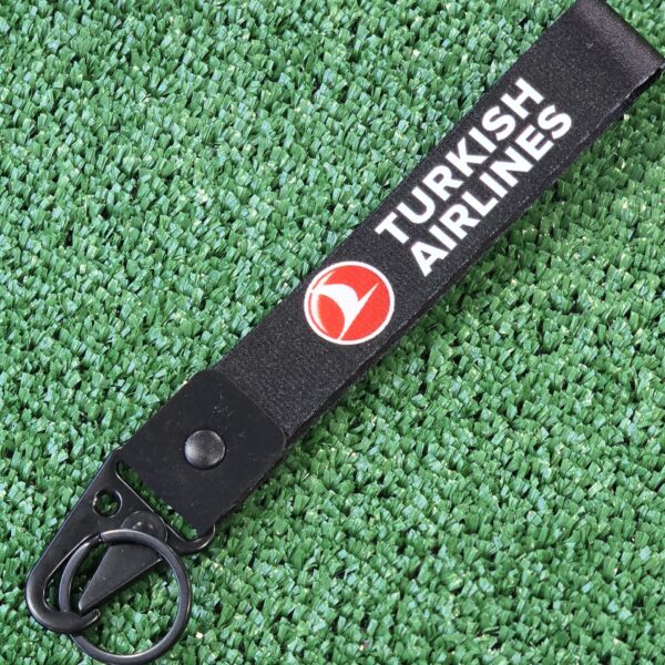 Turkish Airlines Bez Anahtarlık – Siyah Şık Tasarım Anahtar Aksesuarı